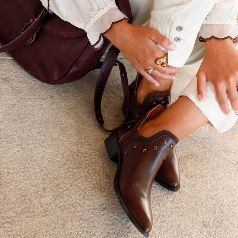 Anmutige Orthopädische Stiefel für modernen Look