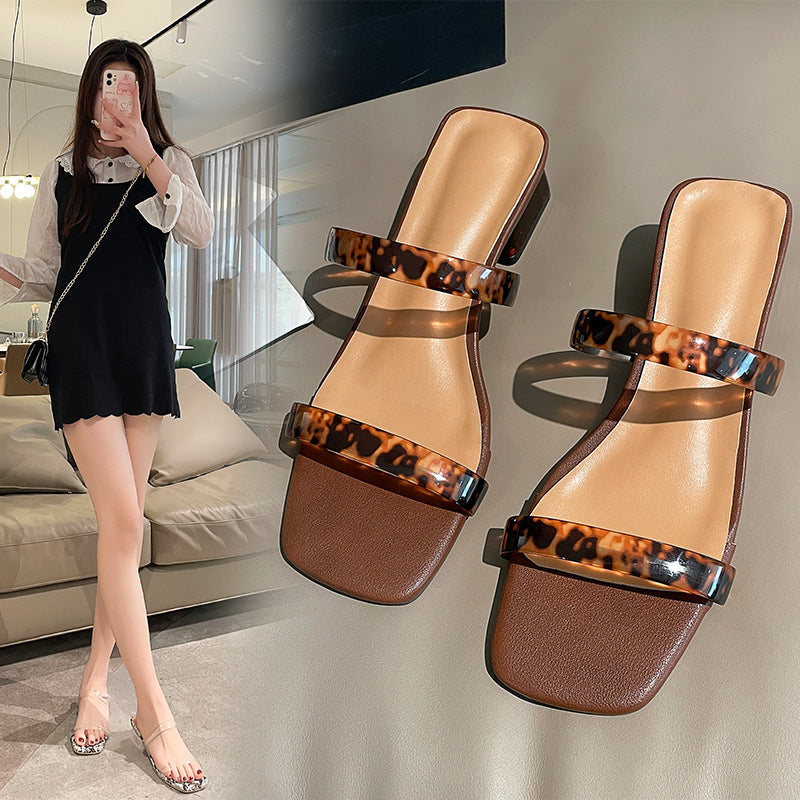 Anmutige Orthopädische Sandalen für modernen Look