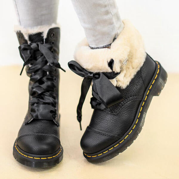 Klassische Orthopädische Stiefel mit zeitlosem Stil