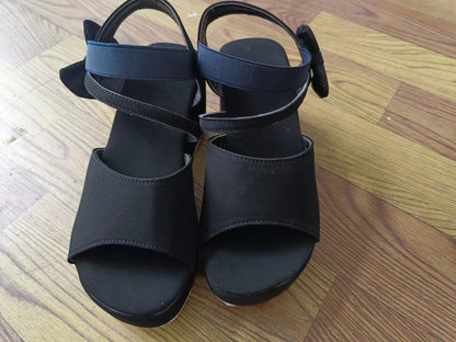 Anmutige Orthopädische Sandalen für modernen Look