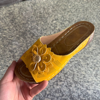 Anmutige Orthopädische Sandalen für modernen Look