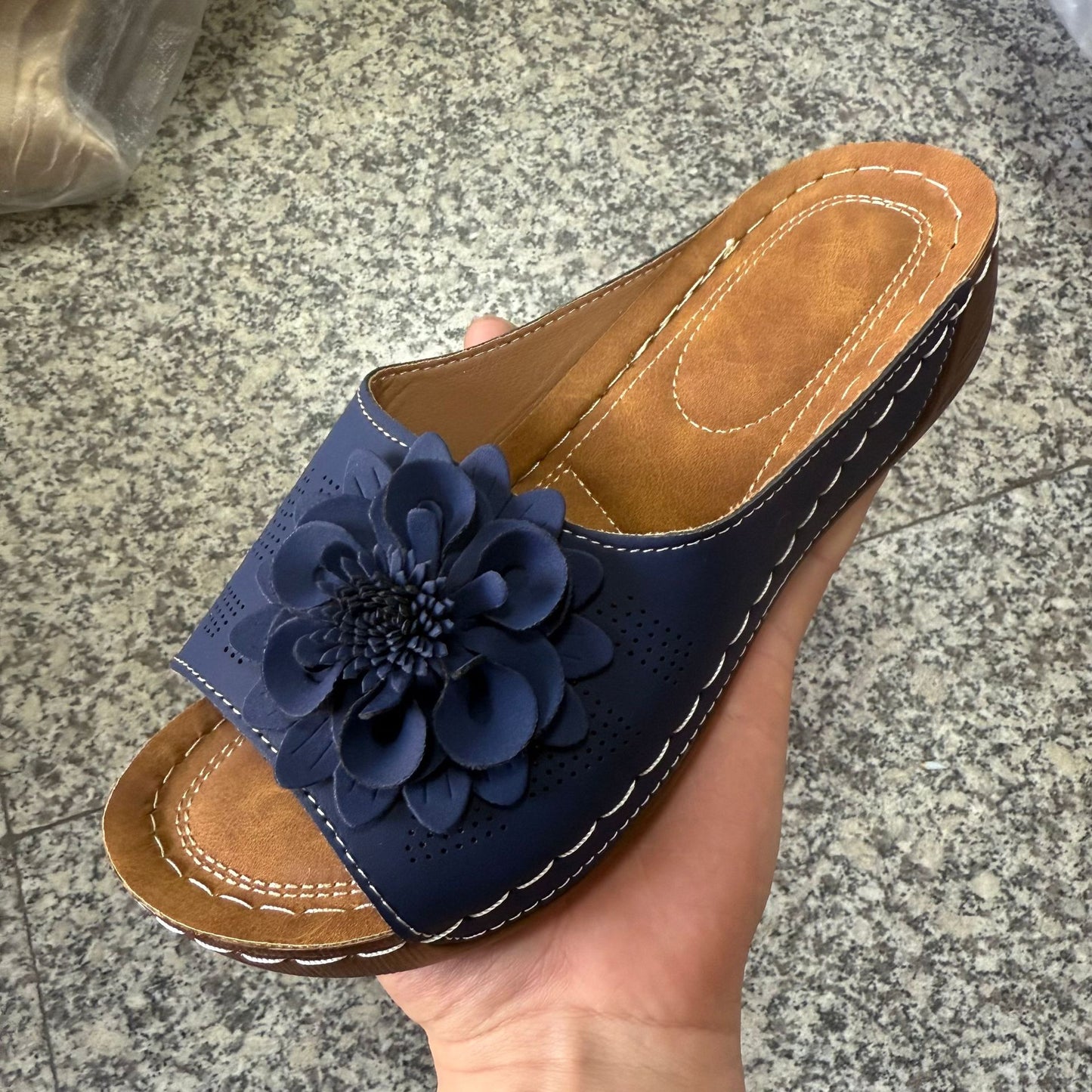 Anmutige Orthopädische Sandalen für modernen Look