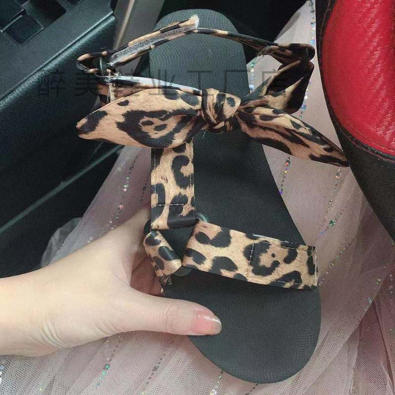 Klassische Orthopädische Sandalen mit zeitlosem Stil