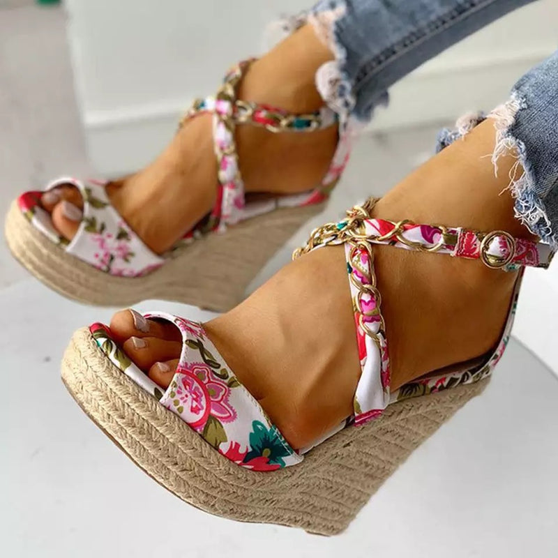Anmutige Orthopädische Sandalen für modernen Look