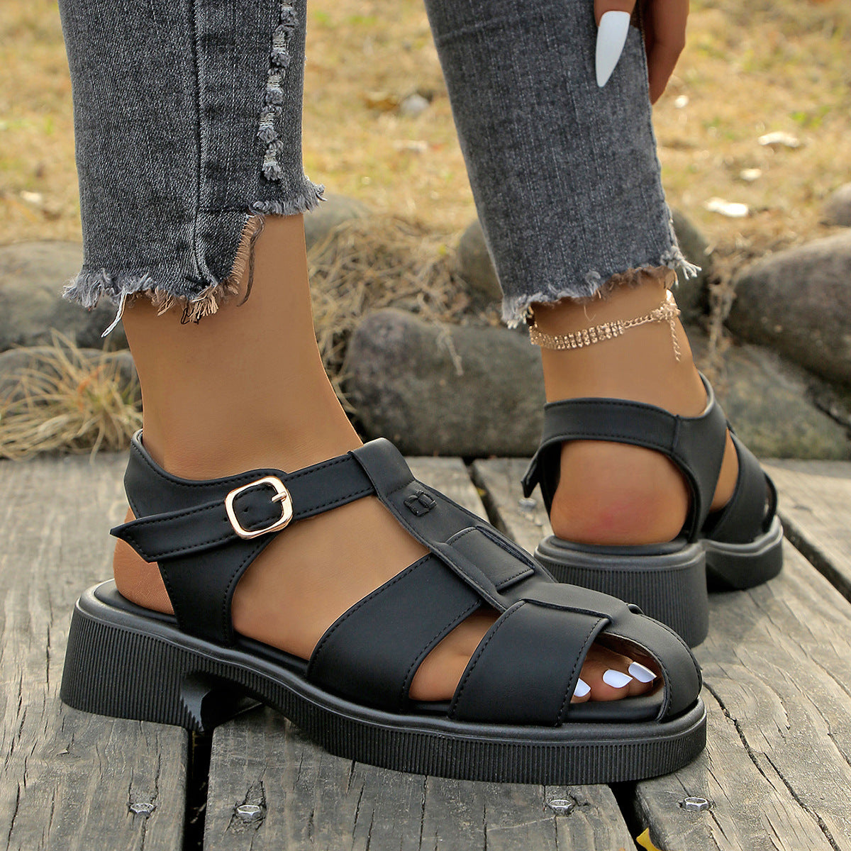 Anmutige Orthopädische Sandalen für modernen Look