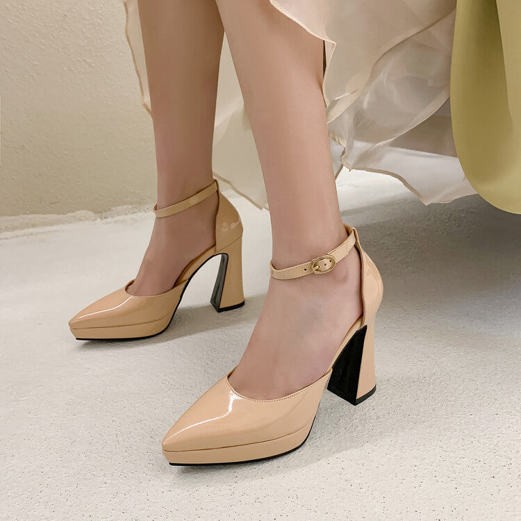 Klassische Orthopädische Schuhe mit zeitlosem Stil