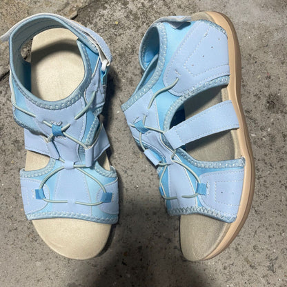 Anmutige Orthopädische Sandalen für modernen Look