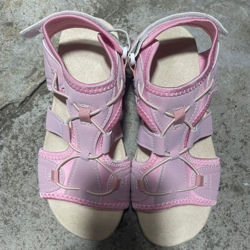 Anmutige Orthopädische Sandalen für modernen Look