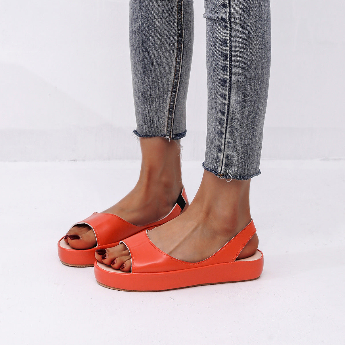 Anmutige Orthopädische Sandalen für modernen Look