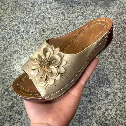 Anmutige Orthopädische Sandalen für modernen Look
