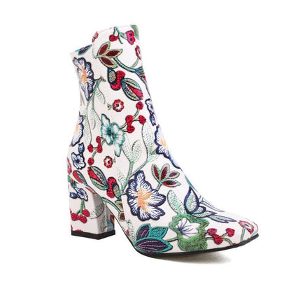Klassische Orthopädische Stiefel mit zeitlosem Stil
