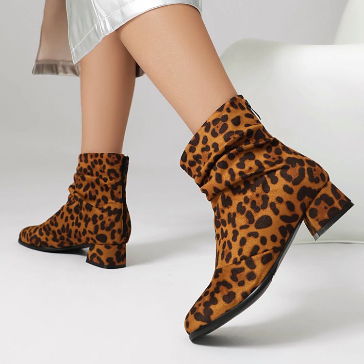 Anmutige Orthopädische Stiefel für modernen Look