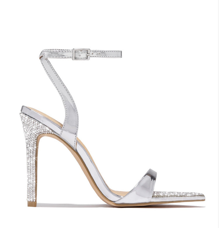 Anmutige Orthopädische Sandalen für modernen Look