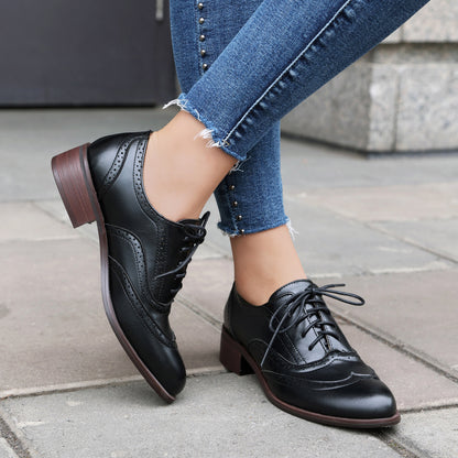 Klassische Orthopädische Schuhe mit zeitlosem Stil