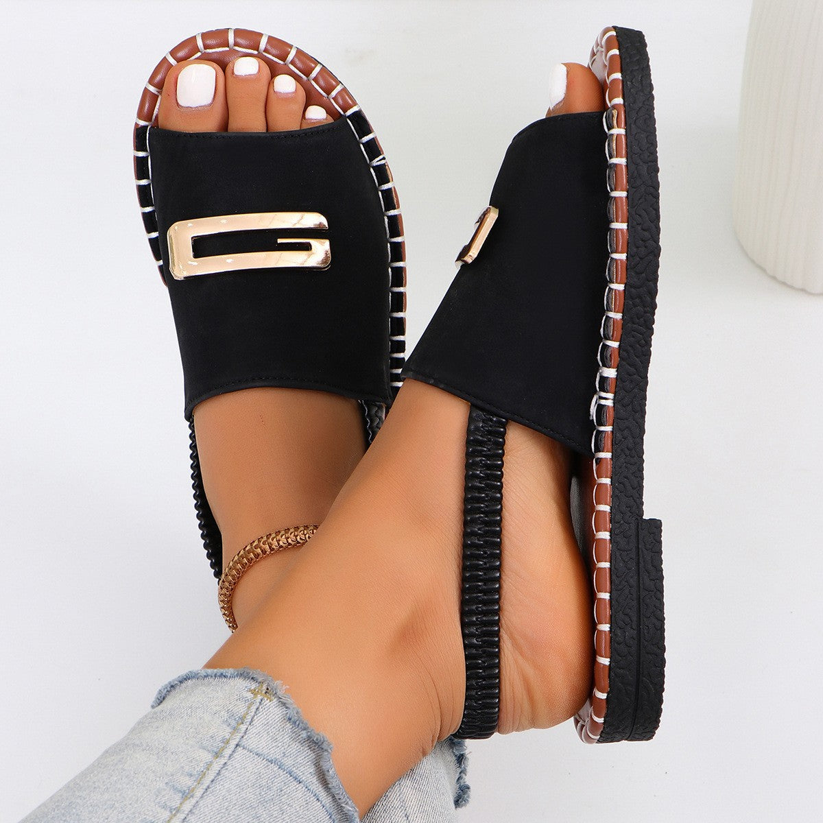 Anmutige Orthopädische Sandalen für modernen Look