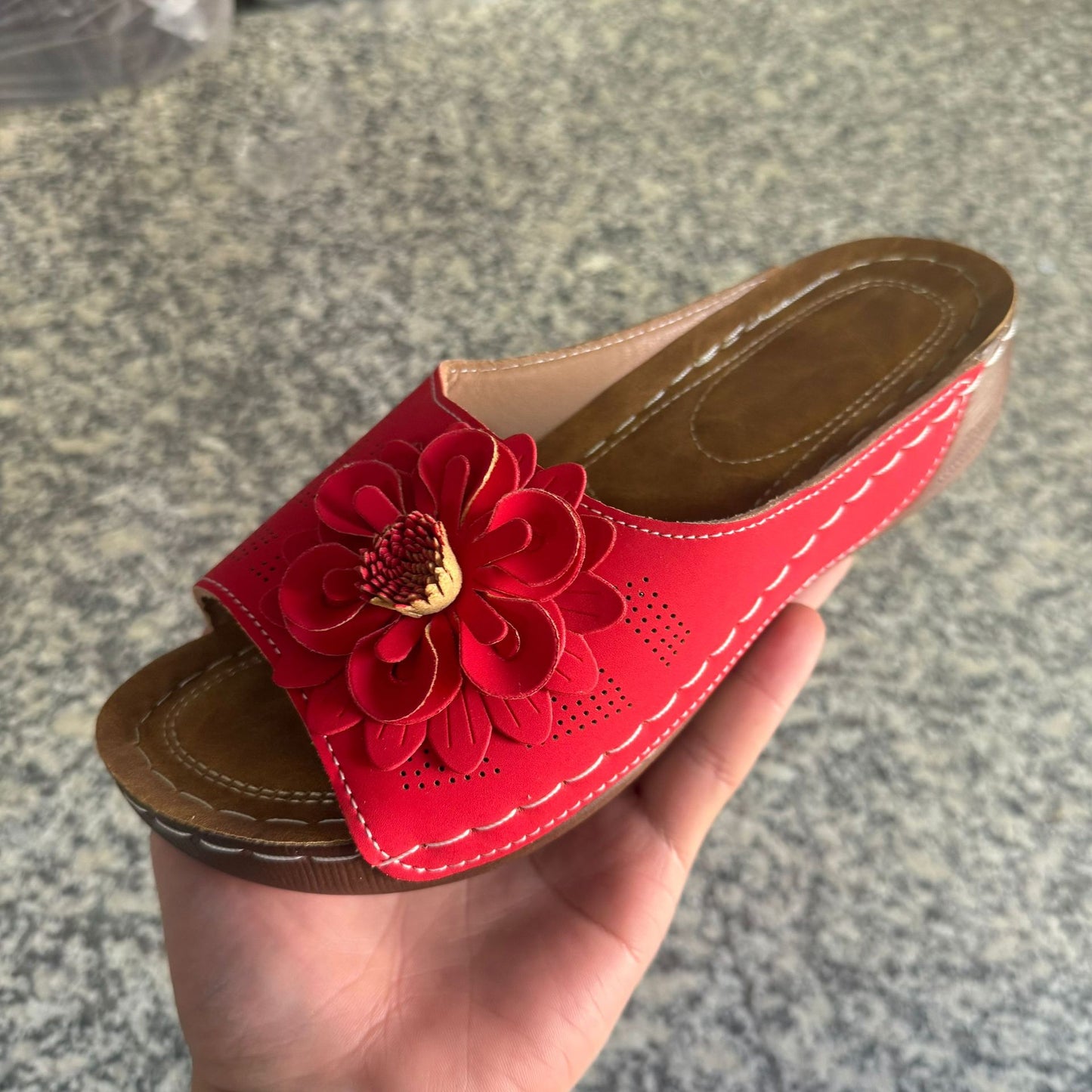 Anmutige Orthopädische Sandalen für modernen Look