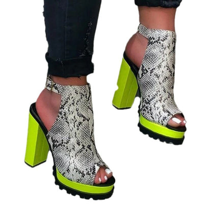 Anmutige Orthopädische Sandalen für modernen Look