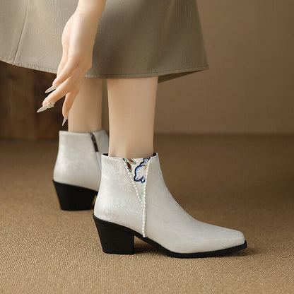 Anmutige Orthopädische Stiefel für modernen Look