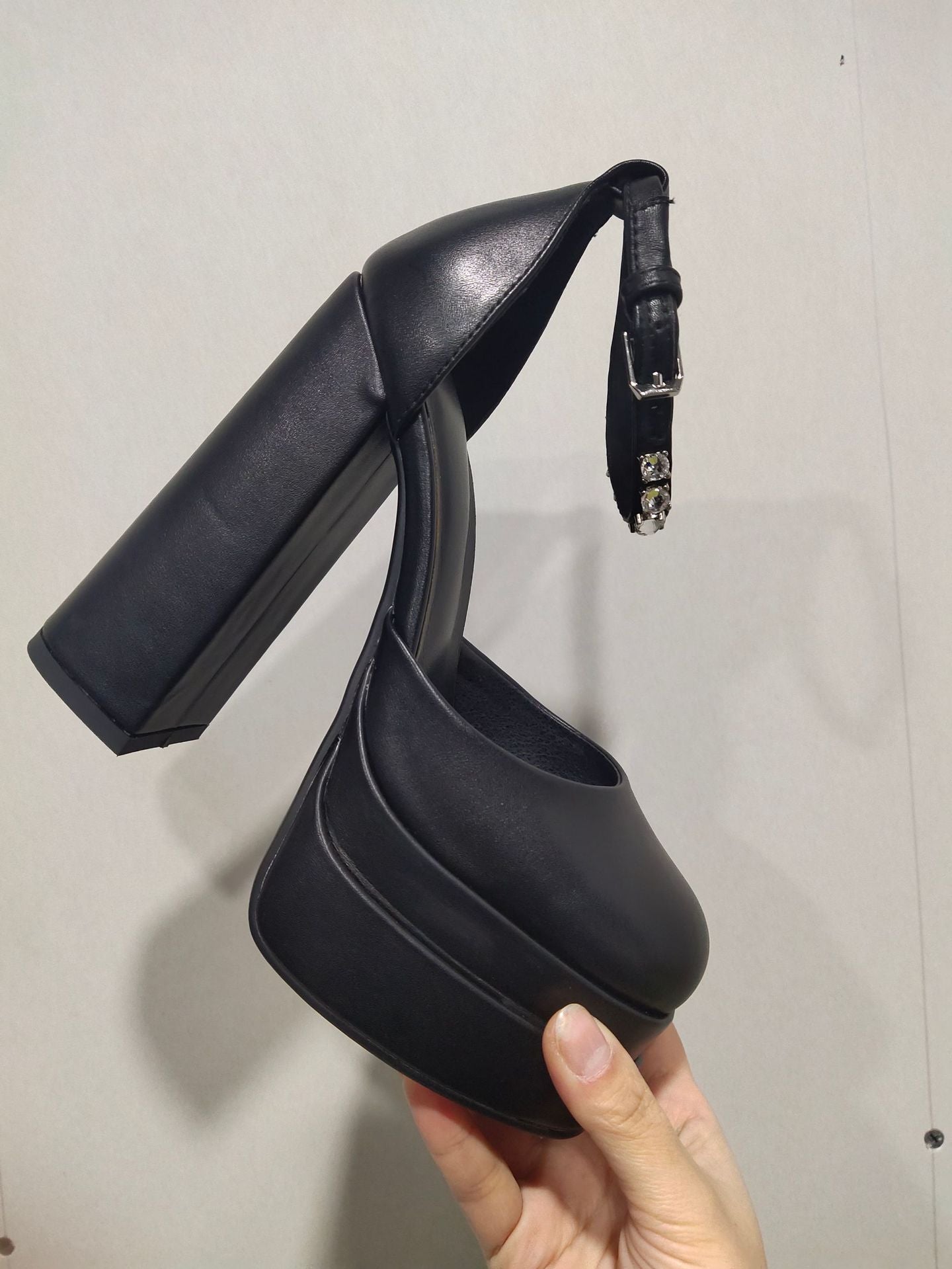 Klassische Orthopädische Sandalen mit zeitlosem Stil
