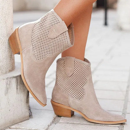Bequeme orthopädische Stiefel für den Alltag