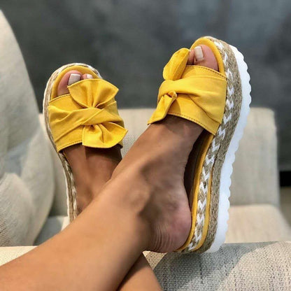 Anmutige Orthopädische Sandalen für modernen Look