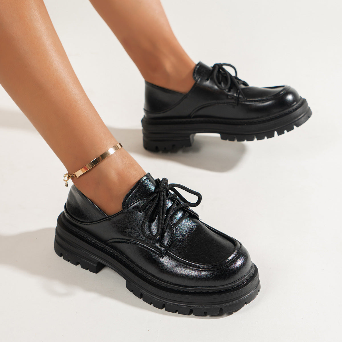 Klassische Orthopädische Schuhe mit zeitlosem Stil