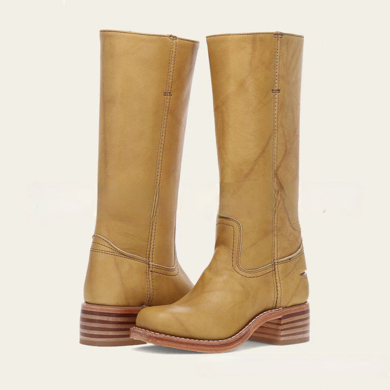 Anmutige orthopädische Stiefel für einen modernen Look