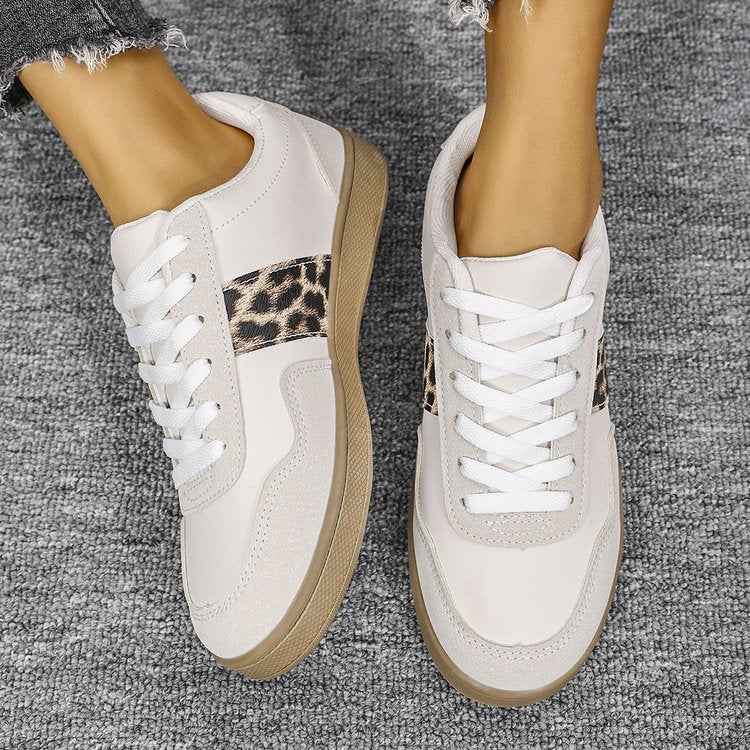 Klassische Orthopädische Schuhe mit zeitlosem Stil