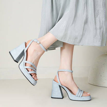Anmutige Orthopädische Sandalen für modernen Look