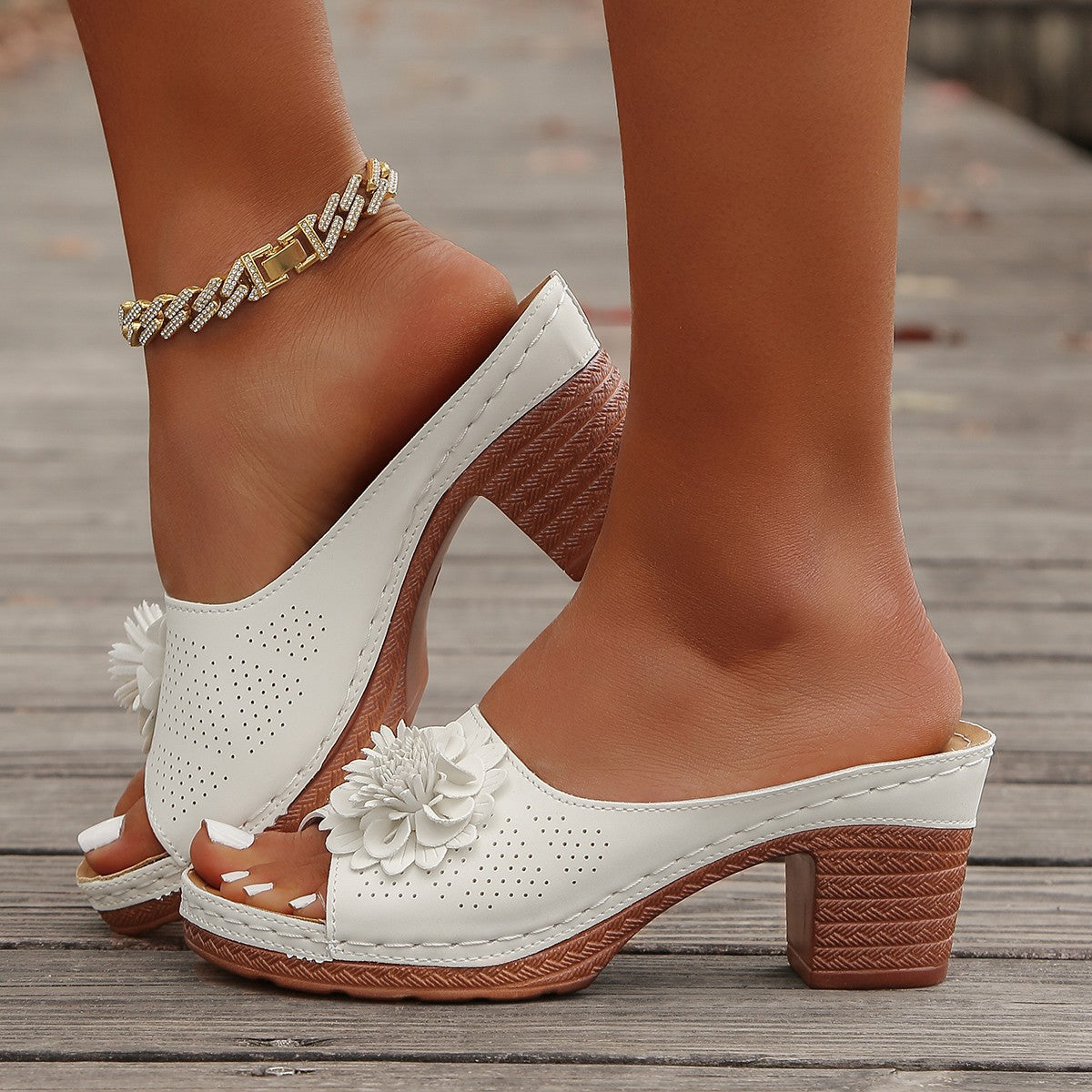 Klassische Orthopädische Sandalen mit zeitlosem Stil