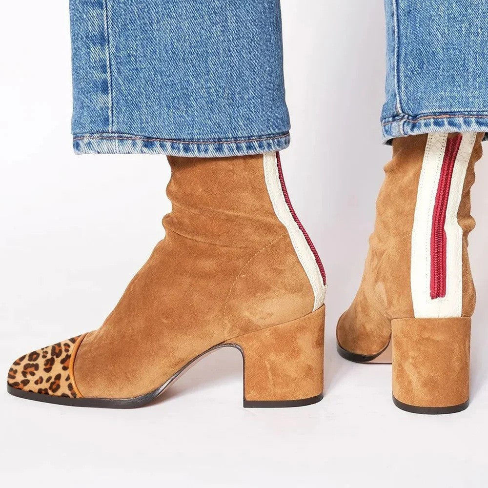 Anmutige orthopädische Stiefel für einen modernen Look