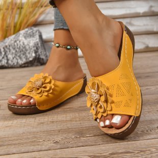 Anmutige Orthopädische Sandalen für modernen Look