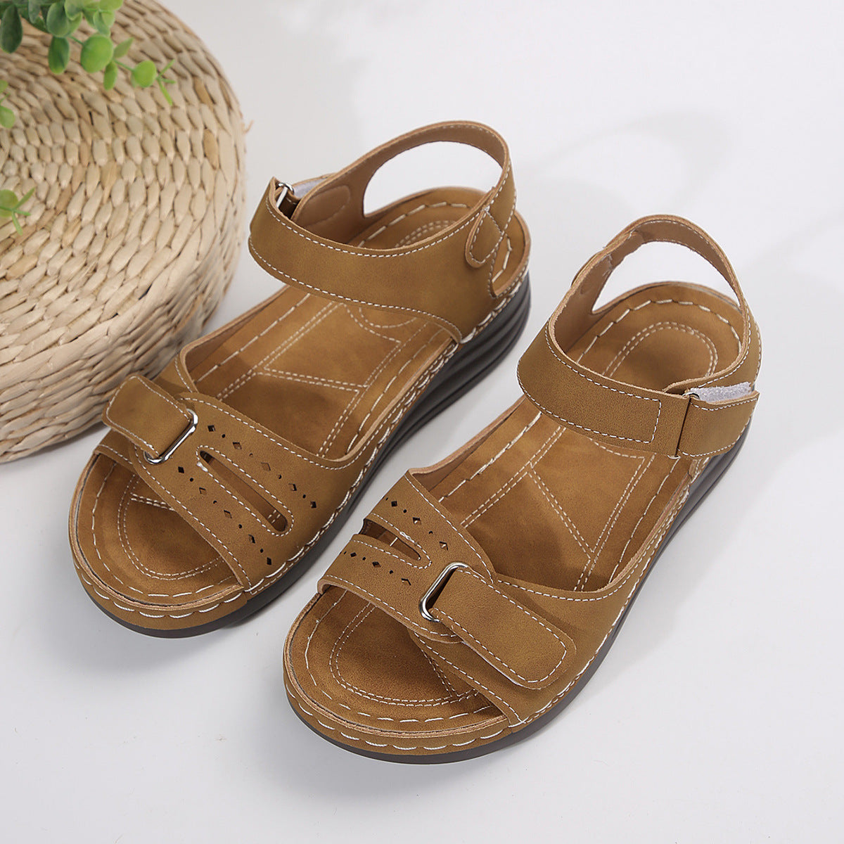 Anmutige Orthopädische Sandalen für modernen Look