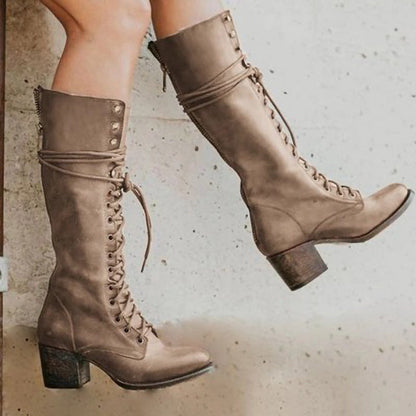 Schicke orthopädische Stiefel mit einzigartigem Design
