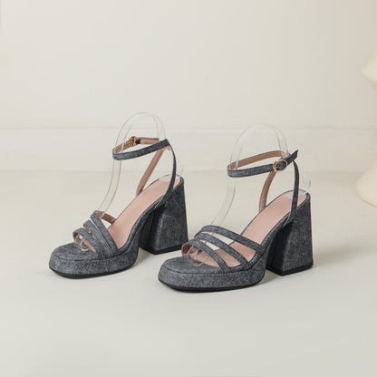 Anmutige Orthopädische Sandalen für modernen Look
