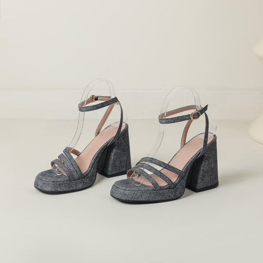 Anmutige Orthopädische Sandalen für modernen Look