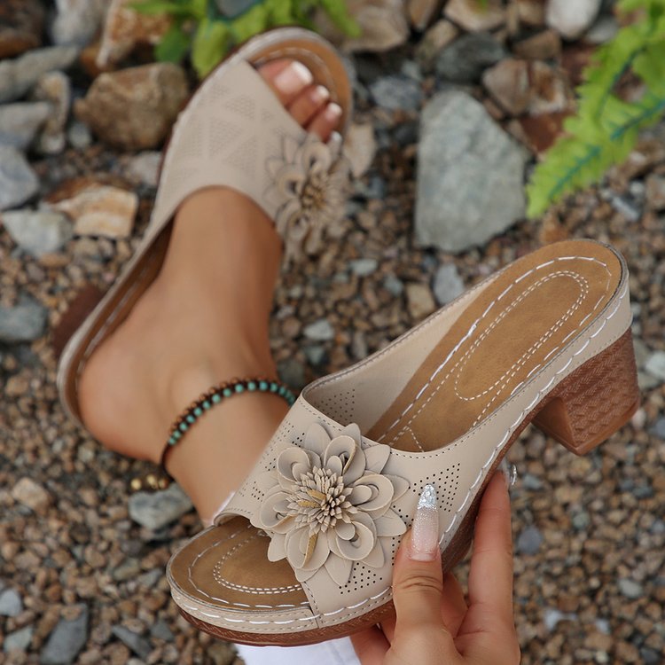 Anmutige Orthopädische Sandalen für modernen Look