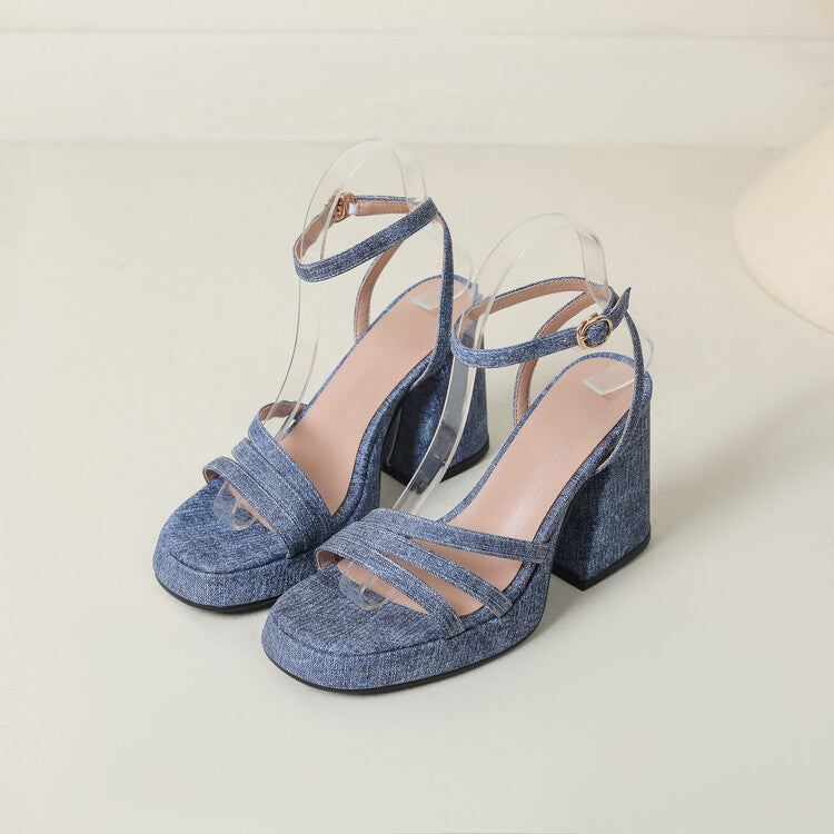 Anmutige Orthopädische Sandalen für modernen Look