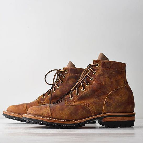 Vintage-inspirierte orthopädische Stiefel