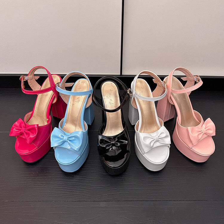 Anmutige Orthopädische Sandalen für modernen Look