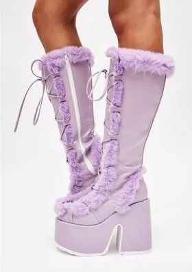 Schicke orthopädische Stiefel mit einzigartigem Design