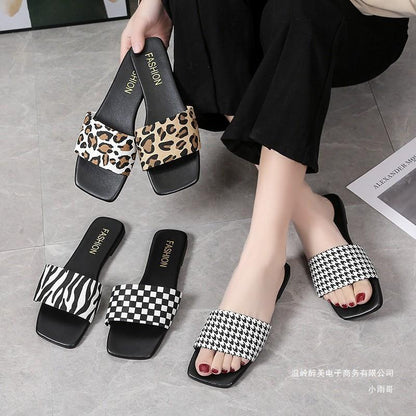 Klassische Orthopädische Sandalen mit zeitlosem Stil