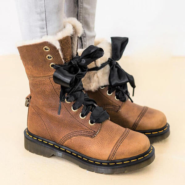 Klassische Orthopädische Stiefel mit zeitlosem Stil