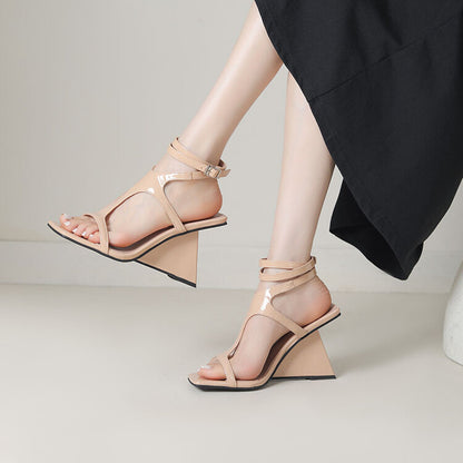 Anmutige Orthopädische Sandalen für modernen Look