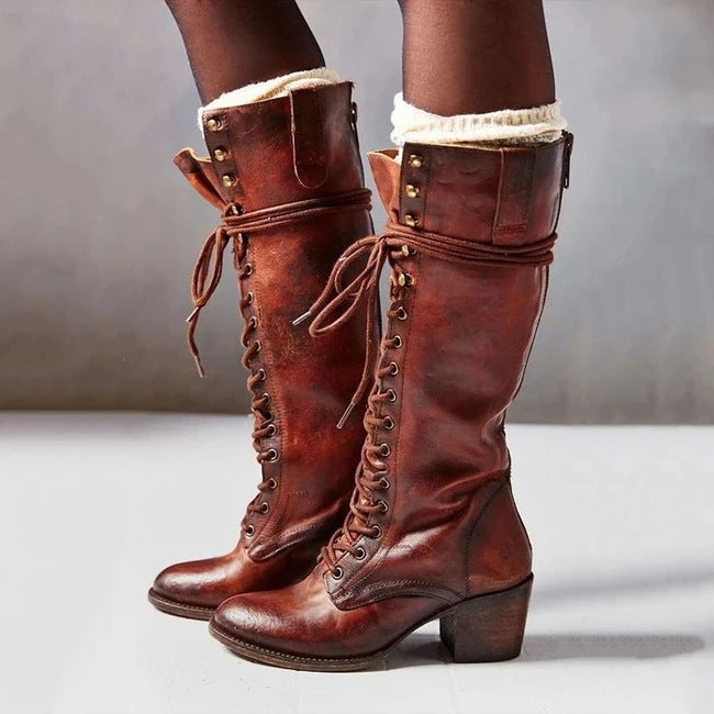 Schicke orthopädische Stiefel mit einzigartigem Design