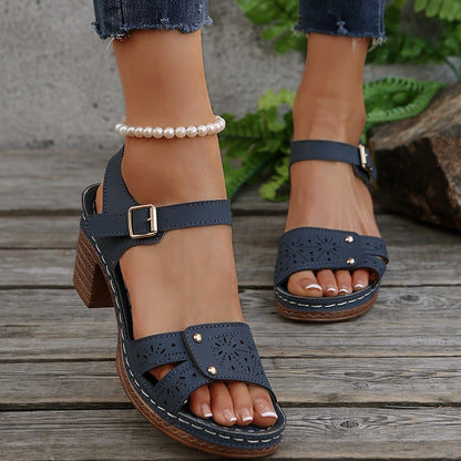 Anmutige Orthopädische Sandalen für modernen Look