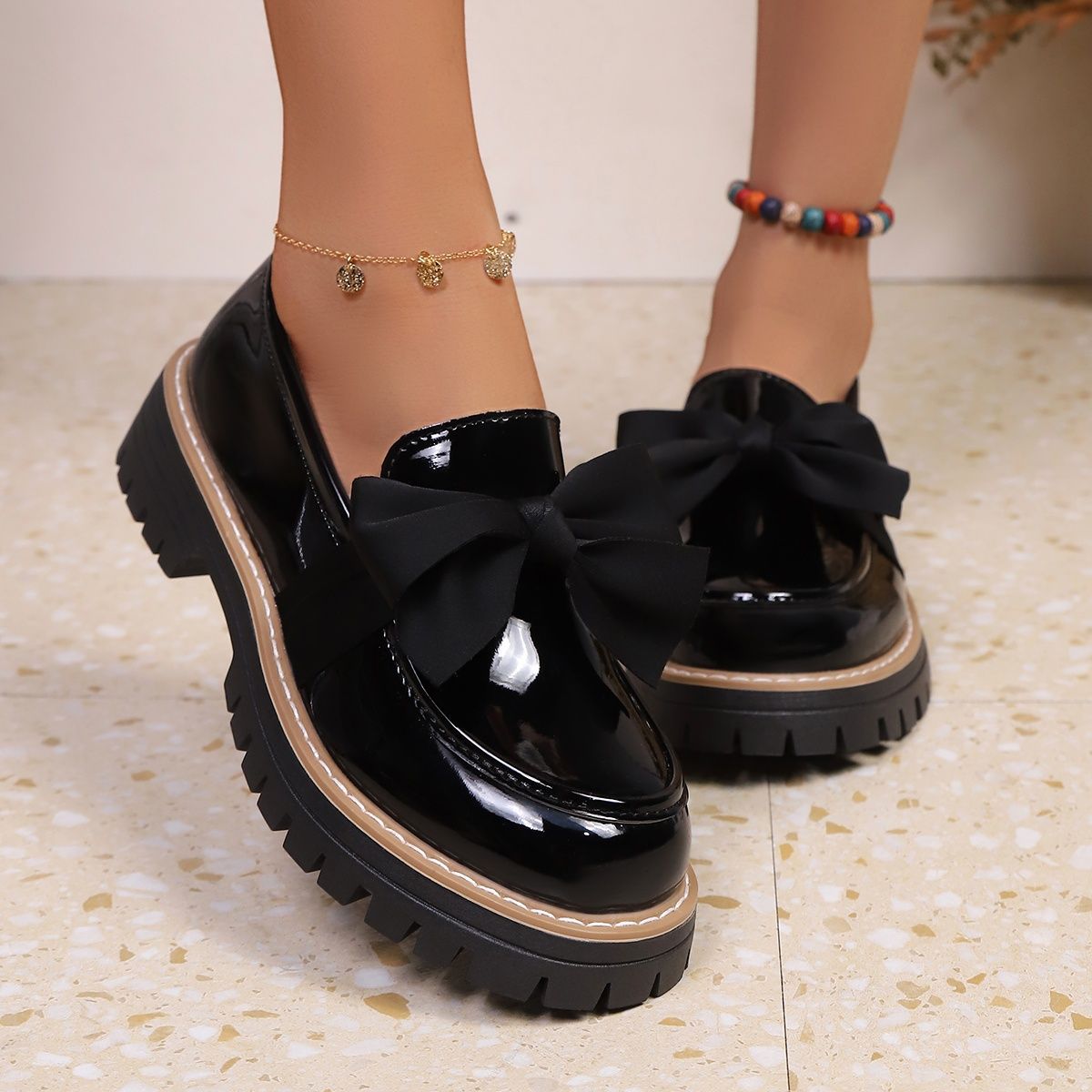 Klassische Orthopädische Schuhe mit zeitlosem Stil