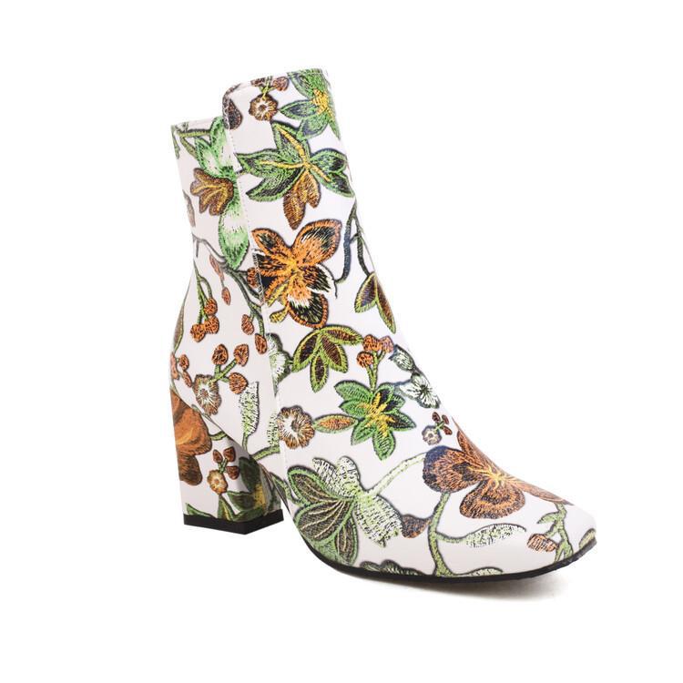 Klassische Orthopädische Stiefel mit zeitlosem Stil