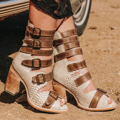 Wunderschön gefertigte Orthopädische Sandalen