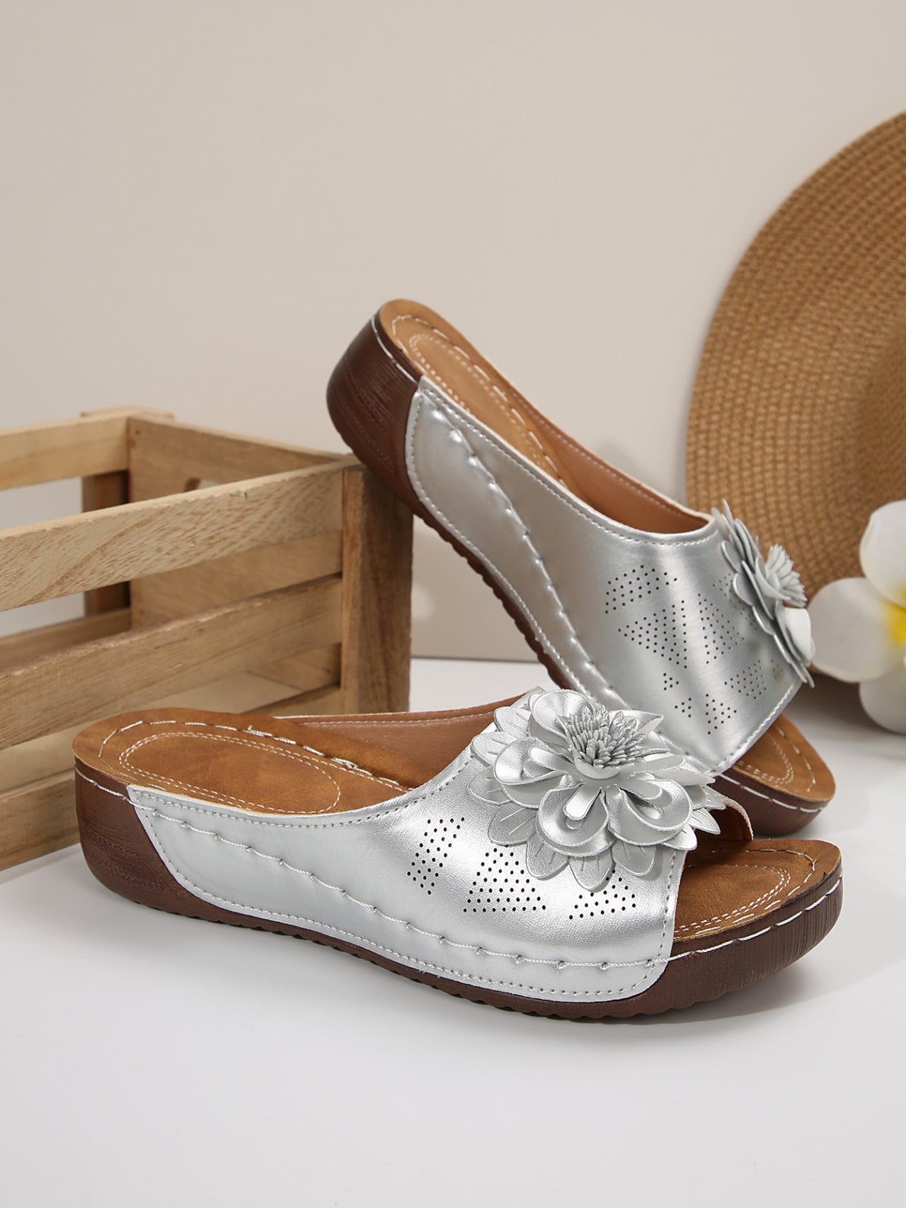 Anmutige Orthopädische Sandalen für modernen Look